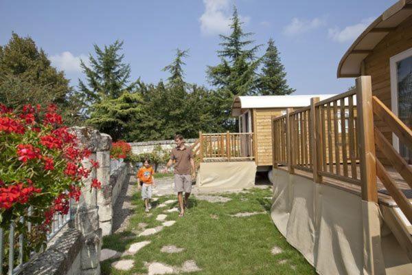 Villa Les Roulottes De Cuzay Roiffé Exterior foto